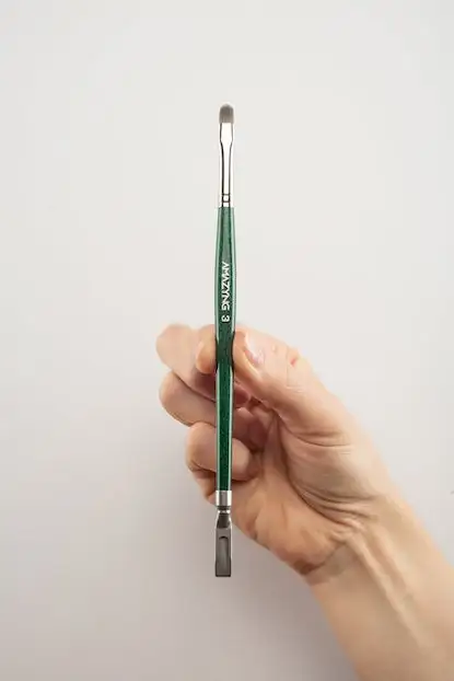 Amazyng lip brush 3 by Natalia Goff.
