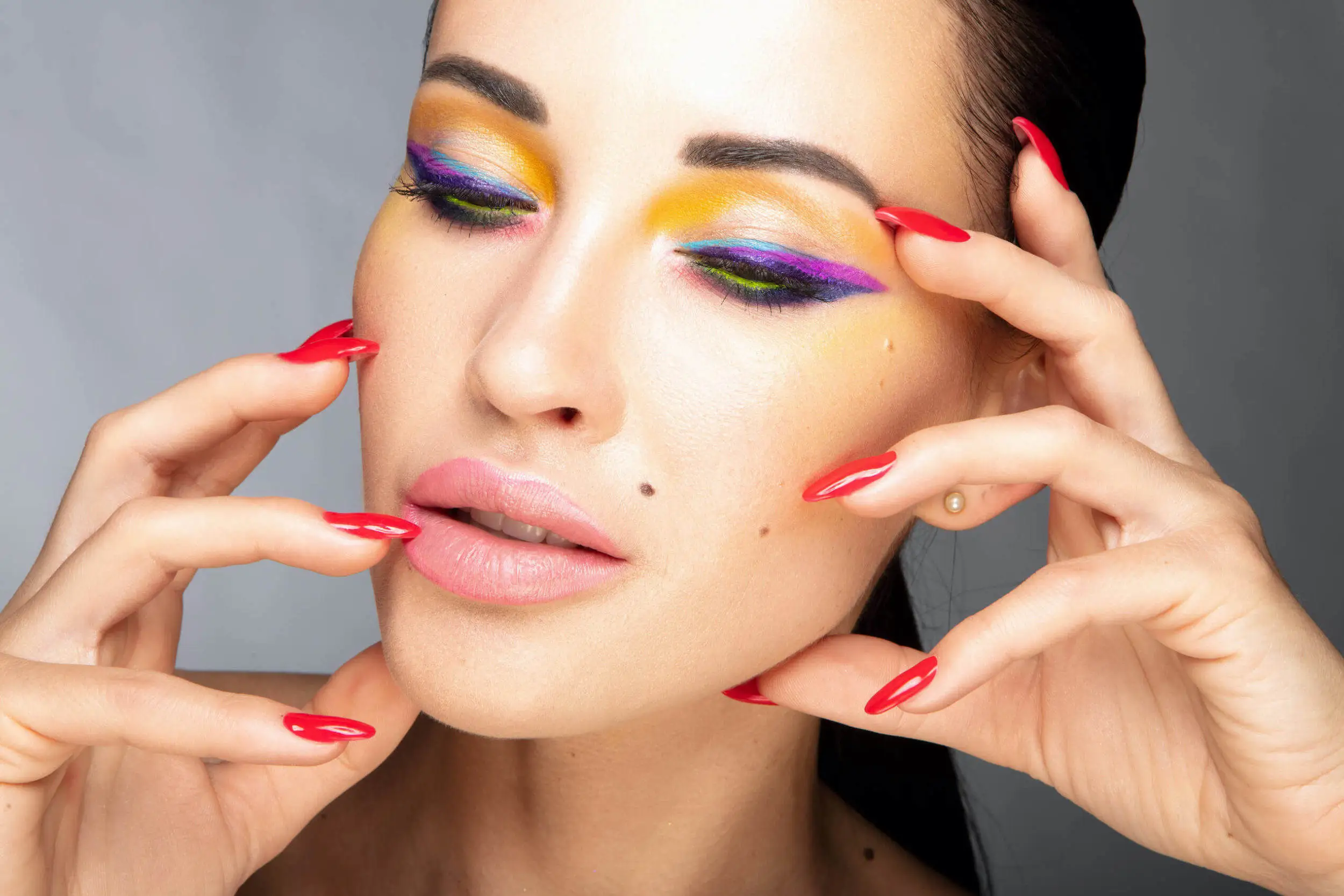 Beauty makeup services in Luxembourg.
